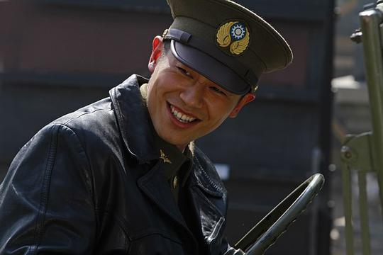 如何评价电视剧《远去的飞鹰》?