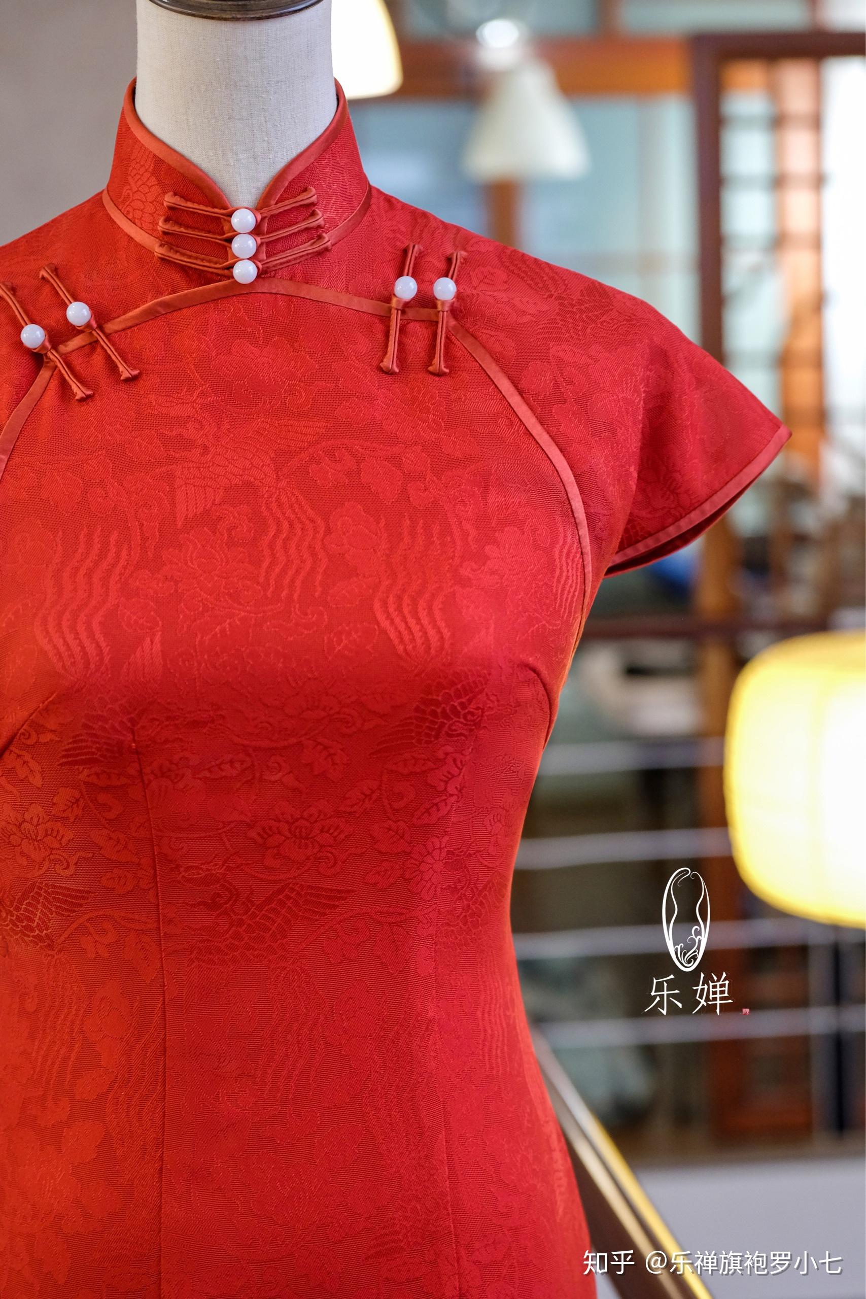 凤穿牡丹敬酒服选这款花罗旗袍没错了