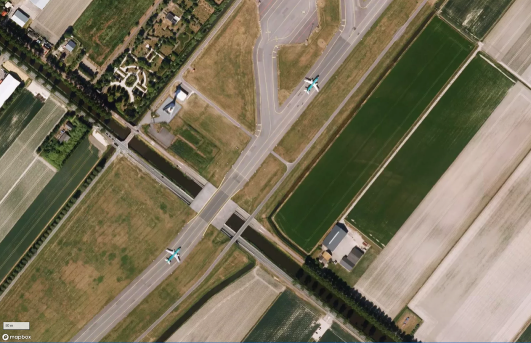 现在上场的选手是mapbox全球卫星影像地图