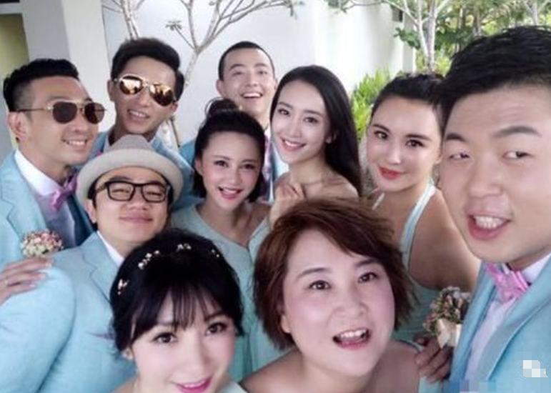 伴娘团成员有柳岩,莫小棋,贾玲,张歆艺,王鸥↓2016年3月30日,包贝尔