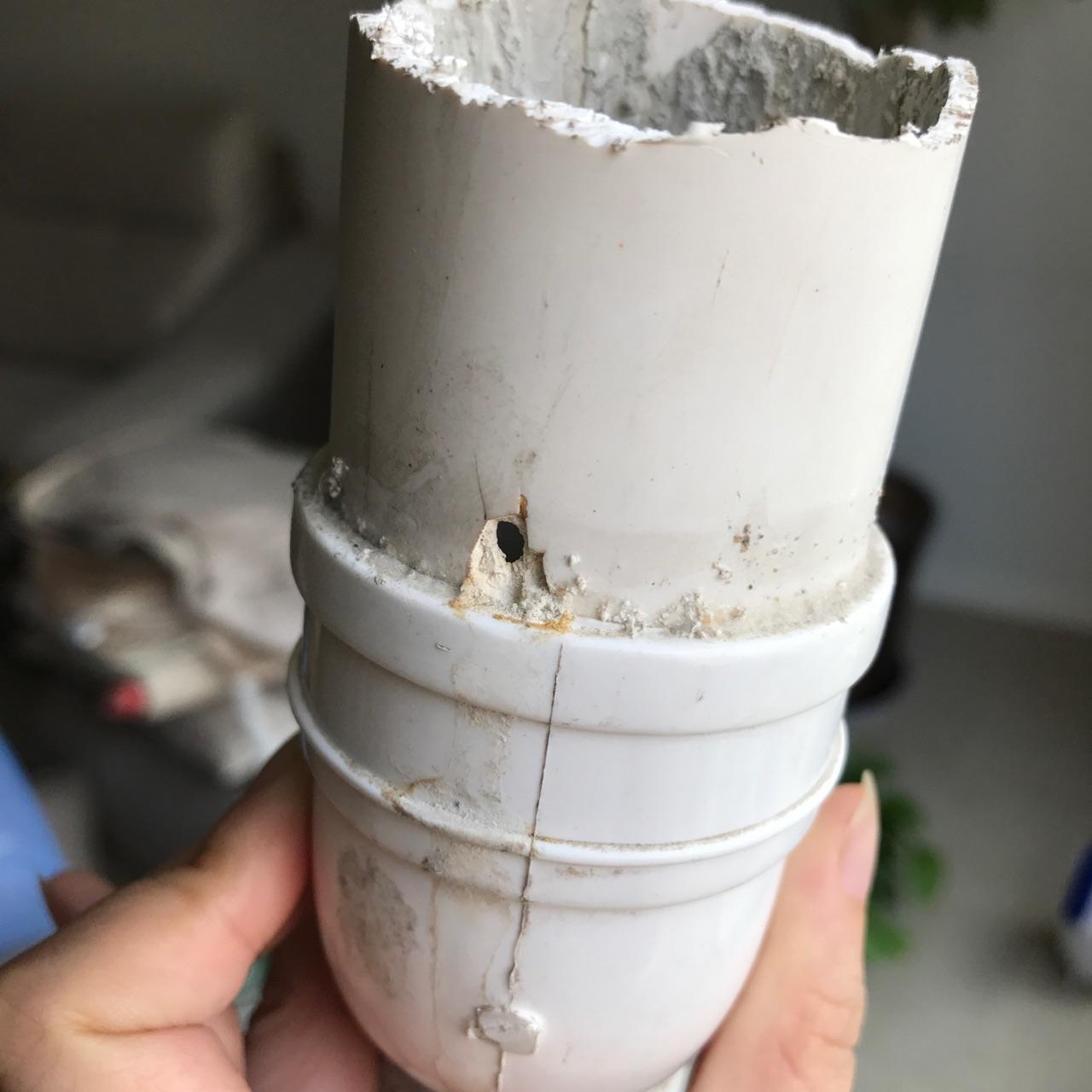 请问水管破洞的痕迹怎么鉴定. - 知乎