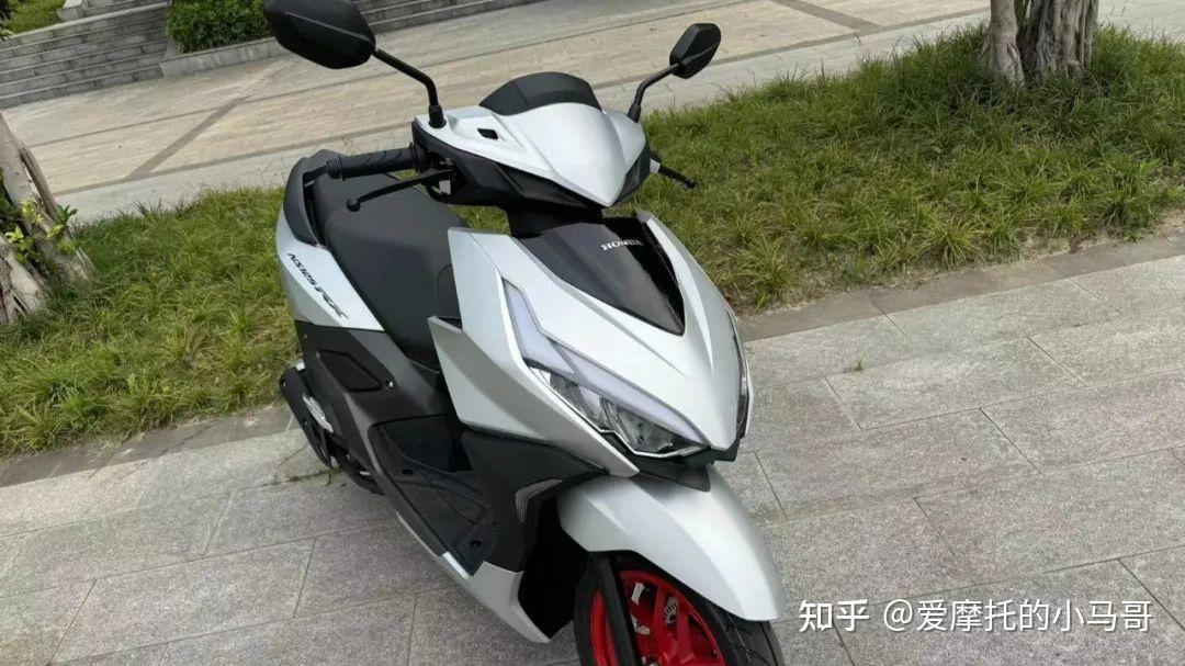 小踏板对比丨本田首款abs小踏板全新上市!