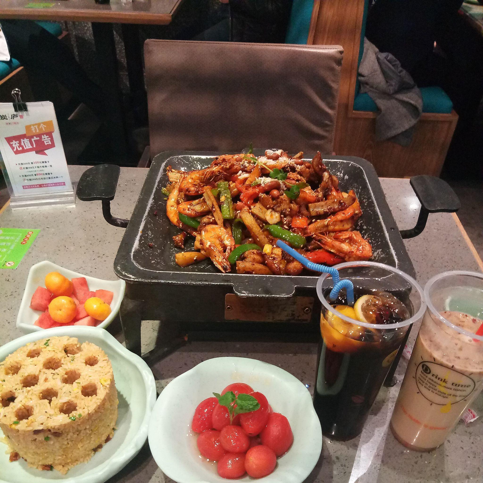 一个人吃饭看电影是是一种怎样的体验?