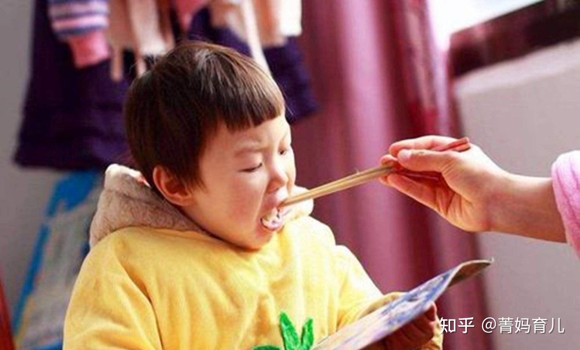 有种伤害叫作瞎喂娃奶奶容易犯病孩子胃肠受不了