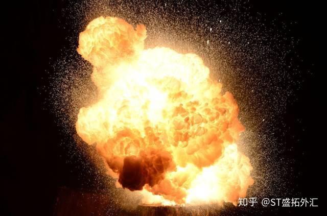 四,易燃易爆危险品1,容易燃烧爆炸的危险品即为易燃易爆危险品.