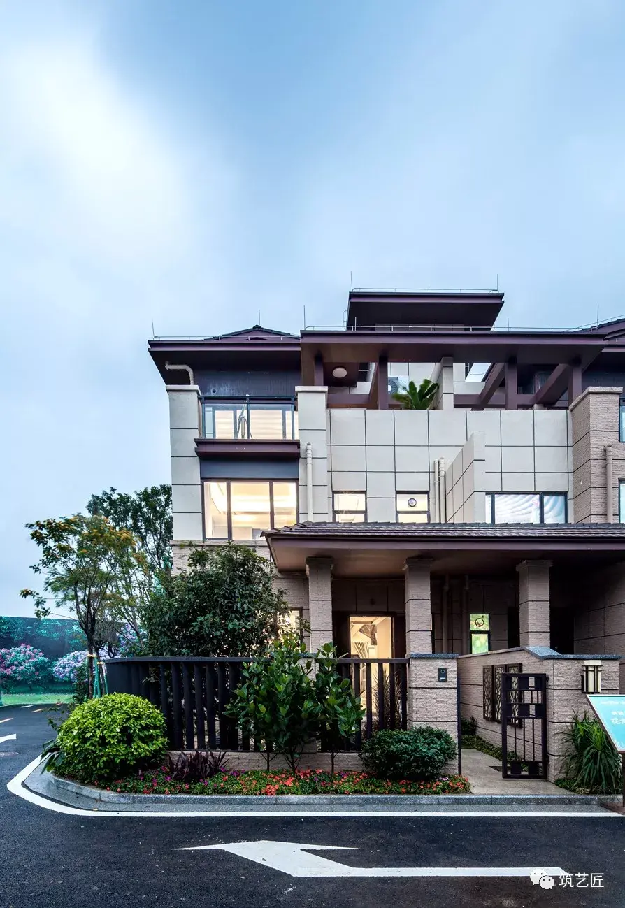 让艺术与奢华融入现代风格的豪宅居所中山远洋61神湾繁花里别墅