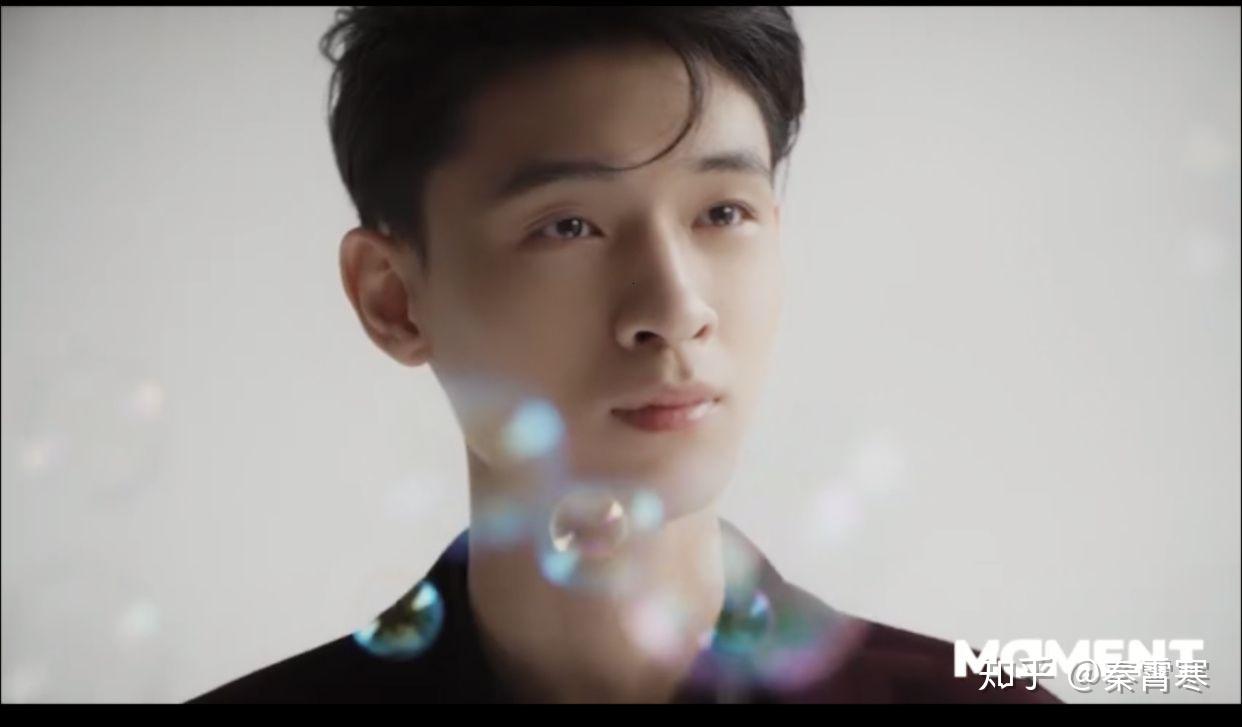 默默努力的老秦