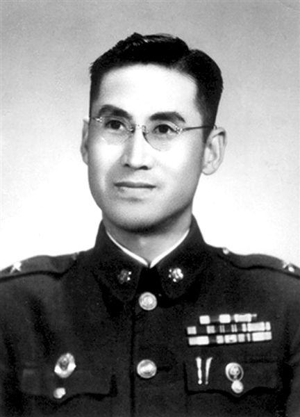 "五万头抓不完的猪"与隐形将军韩练成的传奇人生