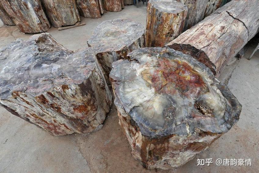 二氧化硅家族 ——读懂石英、玛瑙、水晶、硅化木、玉髓、欧泊、黑曜石、玻璃陨石 - 知乎
