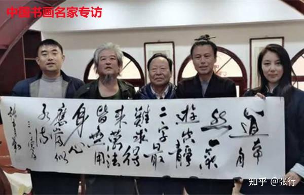 附:张育勤先生悬空书法创作花絮欣赏——供职单位:全国公安文联《中国