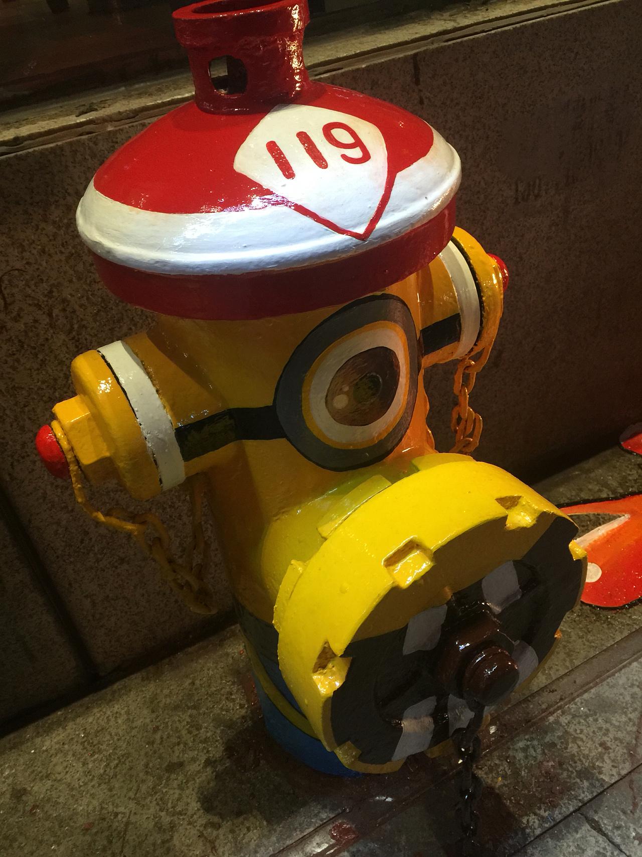 新街口破旧消防栓改造成最萌街头涂鸦