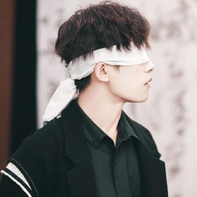 易烊千玺图片高清图 v2-d11a45253e9c45833275e6e11b27c364_1440w.jpg?source=172ae18b