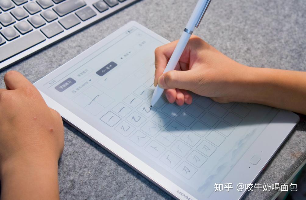 "双减"下普娃妈妈请了一个全能"私教"——汉王s10智能ai电纸学习本超