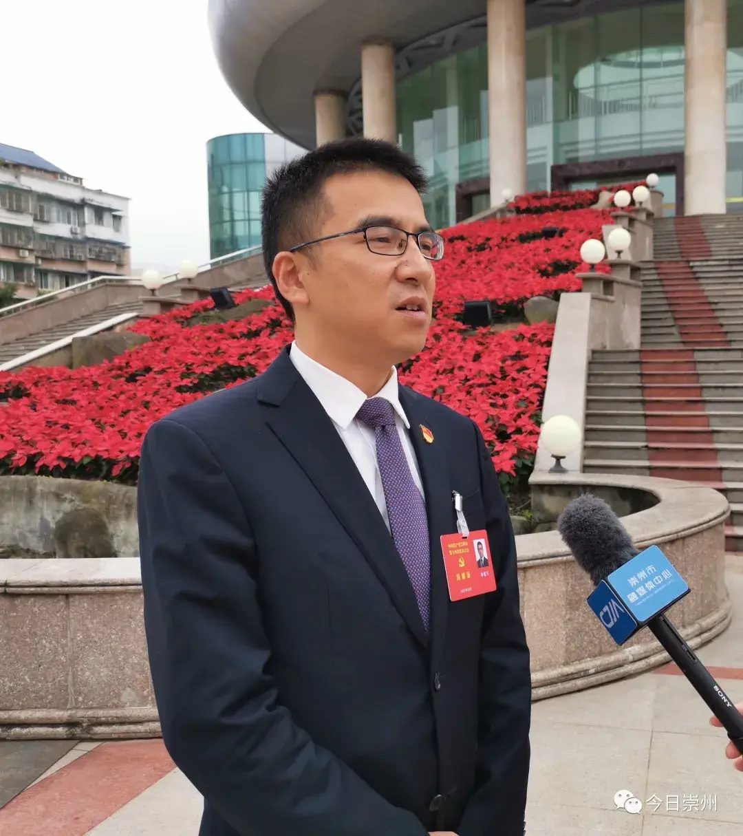 党代表 帅建军党代会报告措施有力,内容精炼,重点突出.