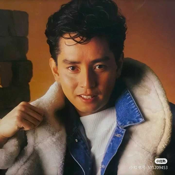 各位有好看的谭咏麟年轻时的靓照推荐吗