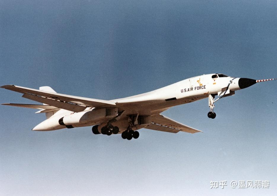 放飞自我vs老成稳重b1b和图160轰炸机虽长相接近可性格却大不相同