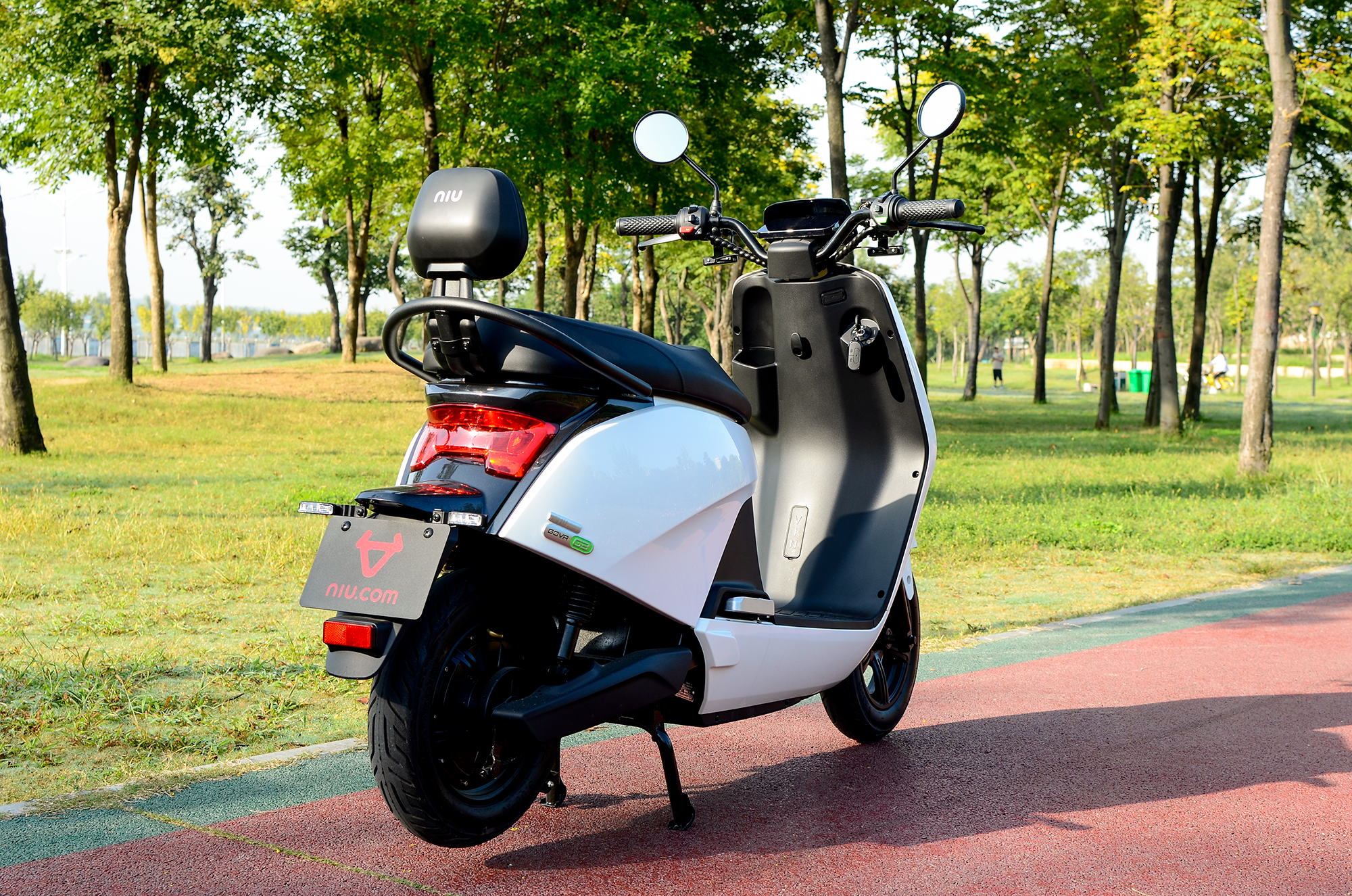 618劲省400元高颜值超能跑小牛电动govag3c入手只需3499起