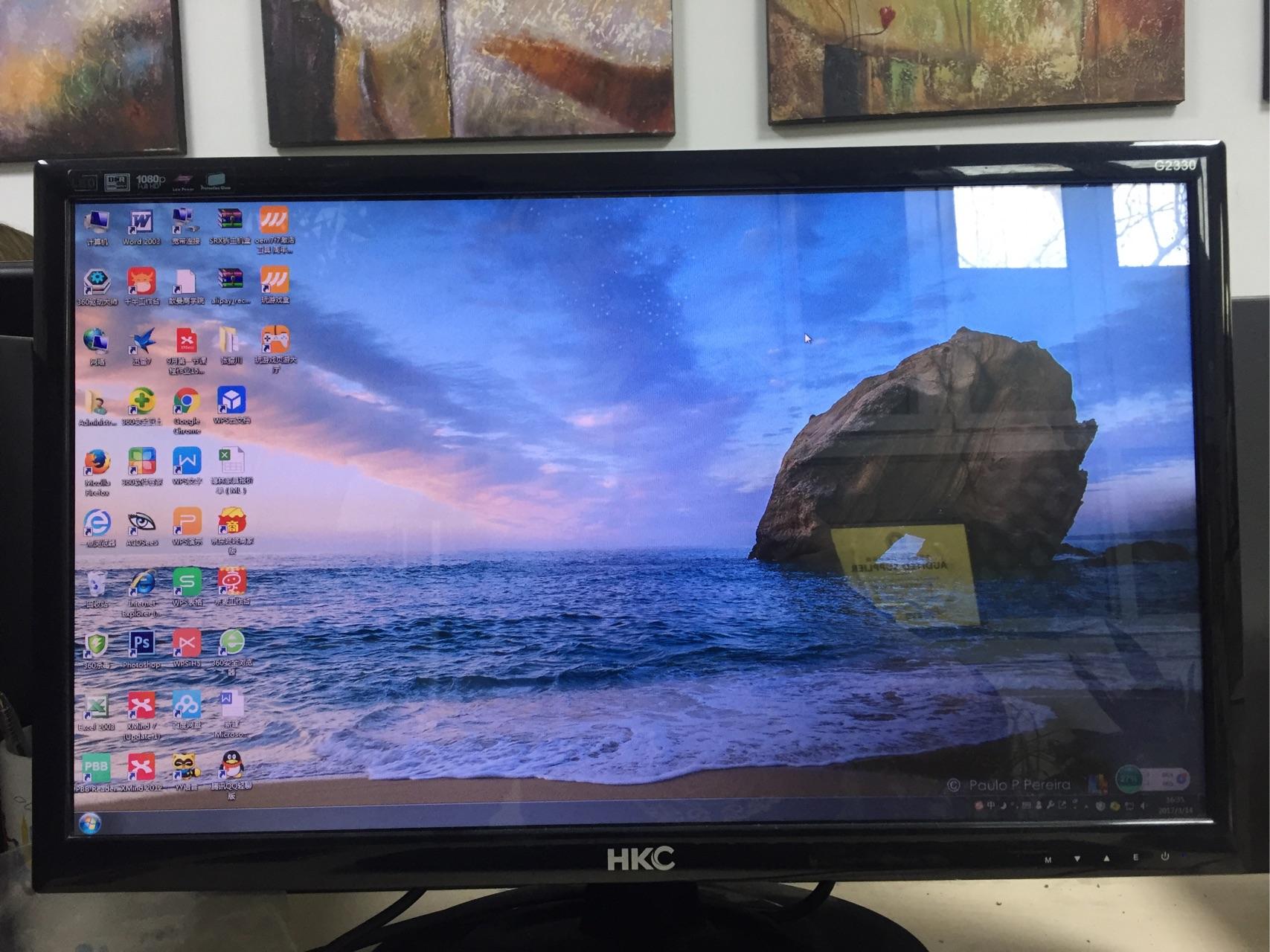 电脑液晶屏幕右下角发暗?