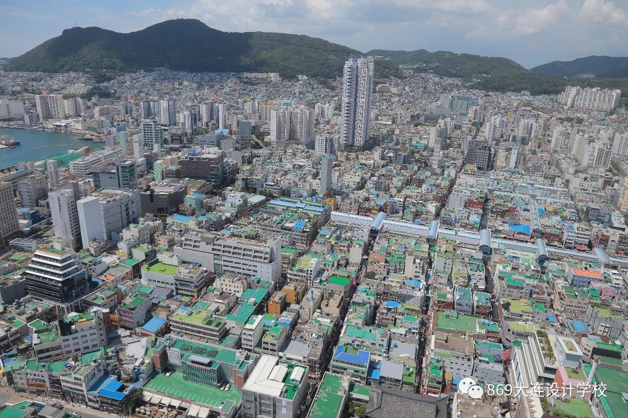 晴时眺望,远方的对马岛塔顶俯瞰,市区繁华,海洋风光釜山塔船舶经过 她