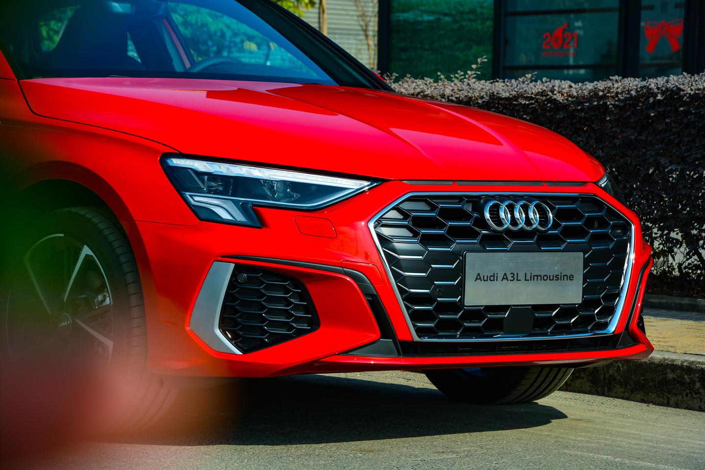 全新的奥迪a3颜值封顶轴距加长配14t四缸机同级领先