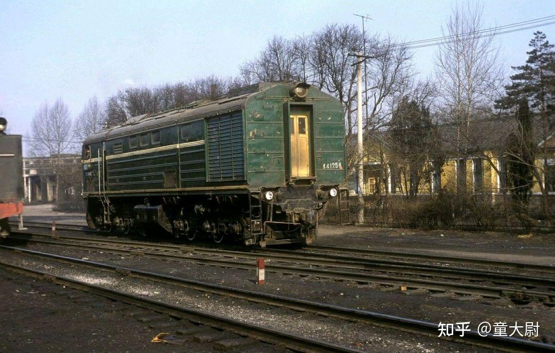 关于两窗东风型内燃机车的车号及配属问题的考证(含巨龙型) - 知乎