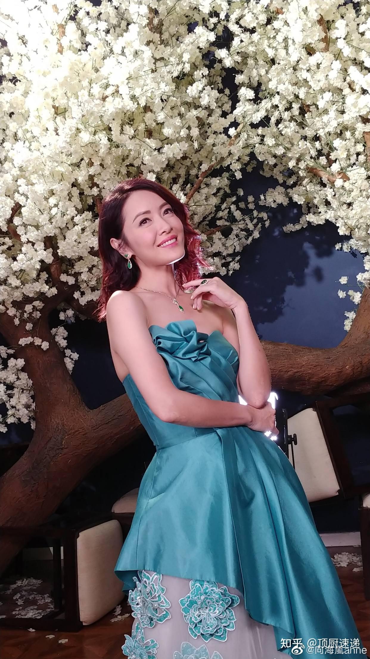 46岁向海岚近照曝光不断现身内地出席商演被网友大赞冻龄有术