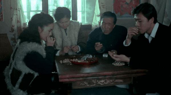 太敢拍!这部8.9分国产贺岁片《过年》真实到可怕!