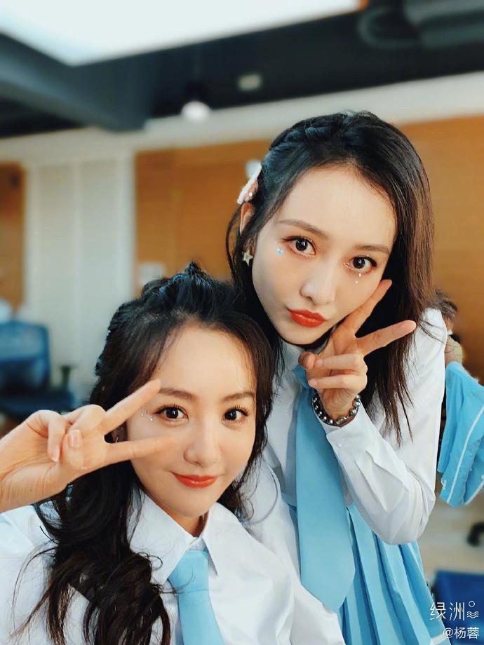 单身女星520表白杨幂比心景甜晒自拍柳岩变医护杨紫唱歌送粉丝