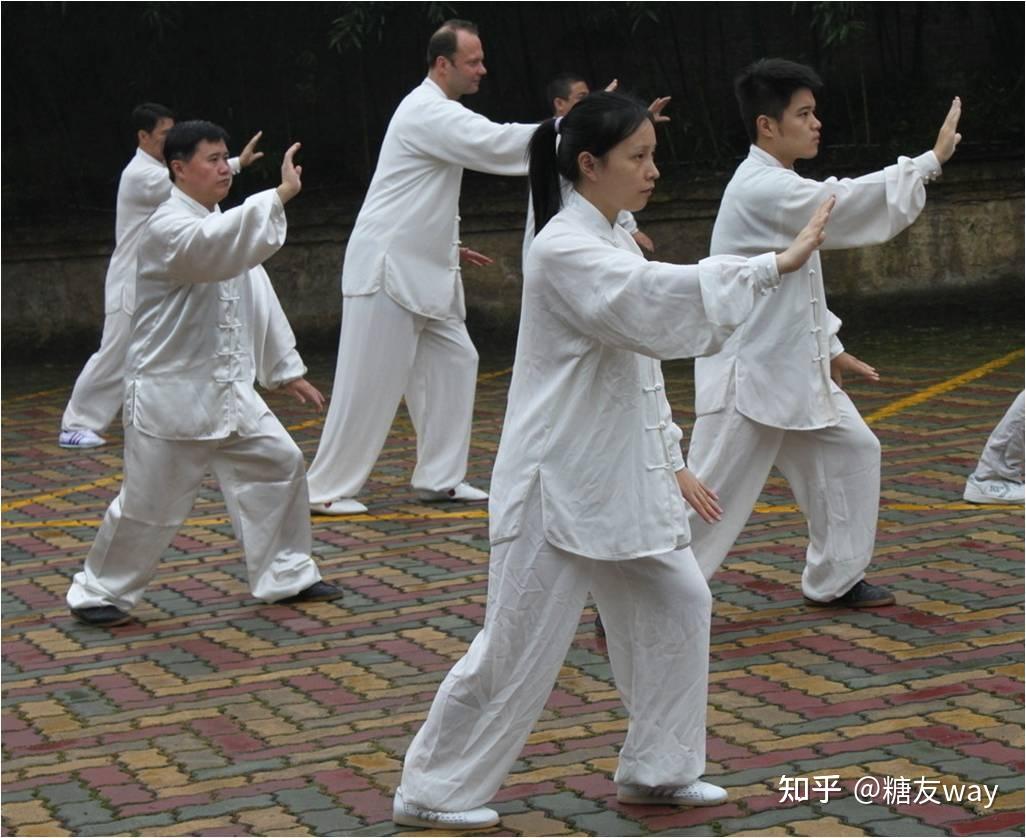 糖友の茶打太极拳比较适合哪些人群太极拳能治糖尿病吗上