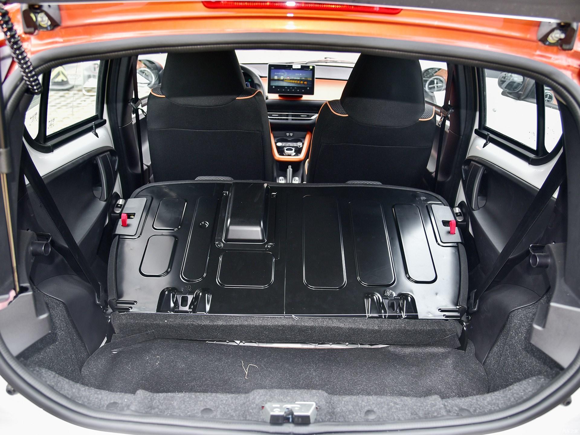 通勤微型车的实用之选憨车先生带你看比亚迪e1