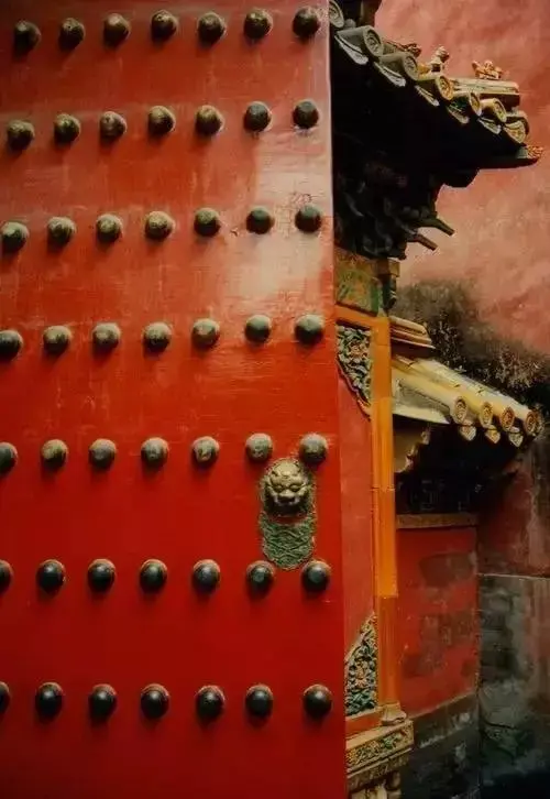中国古建之美| 门、门墩、门环、门钉、斗拱、飞檐、屋顶、马头墙 - 知乎