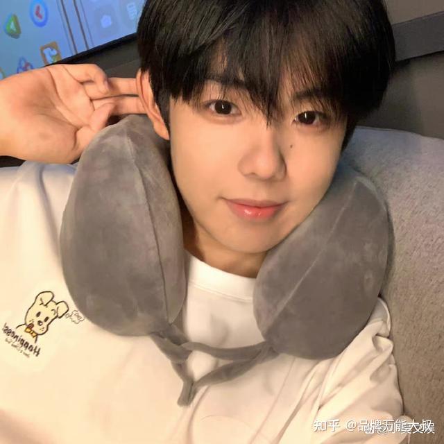 网红垫底辣孩与茶百道合作，被网友集体声讨