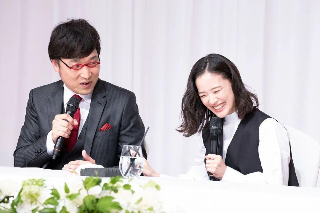 日本搞笑艺人的月薪只有一日元看下日本各大经纪公司的抽成比