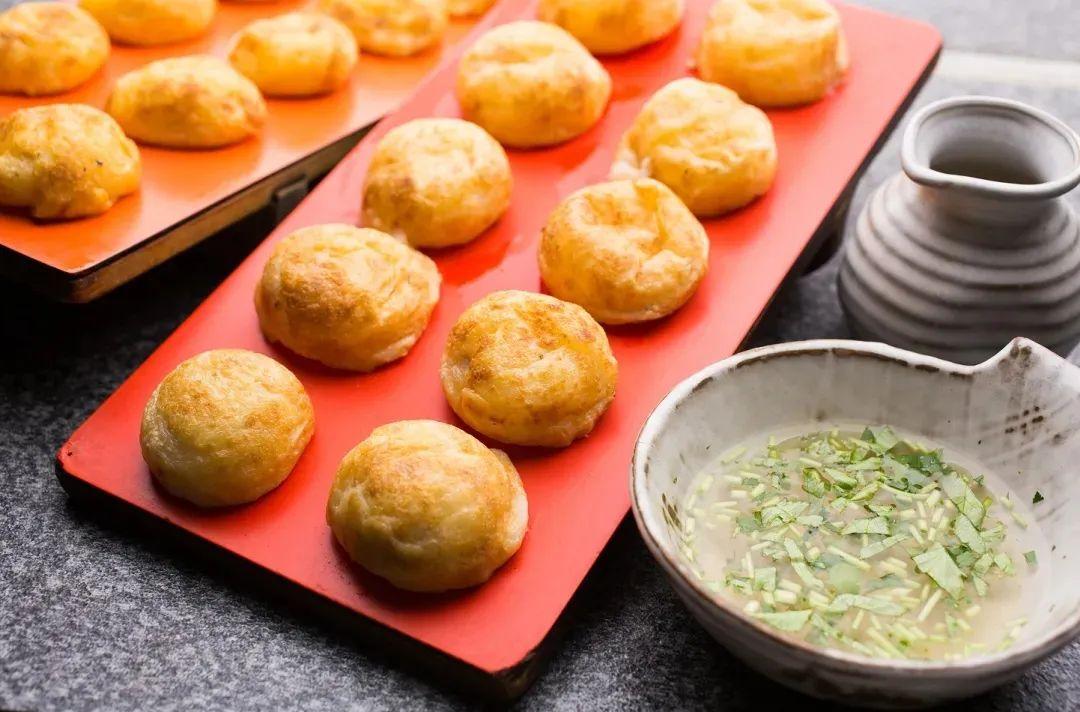 兵库县明石市的这道"明石烧"可是早就闻名全国了,据说是b级美食的代表