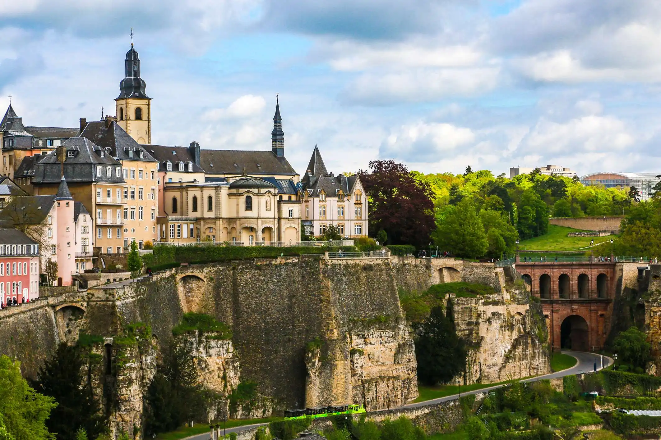 也是现今欧洲大陆仅存的大公国,首都卢森堡市[1] .