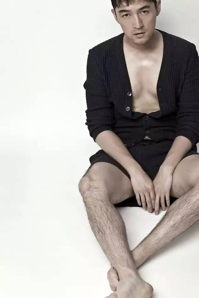 对于不在意头发的人都不会在意自己的眉毛更不会在意自己的阴毛