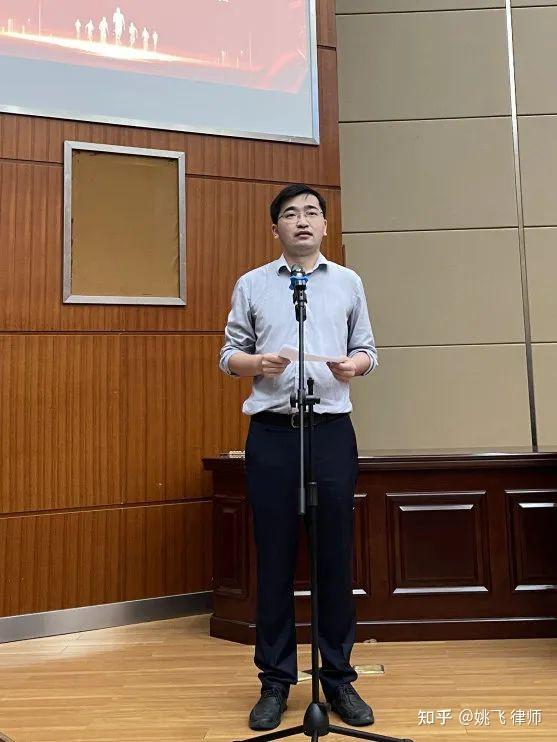 我所秦龙,王幸哲律师出席武汉学院法学院毕业典礼并发表讲话