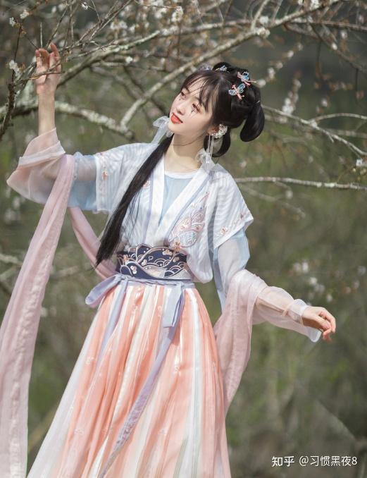 想穿汉服又无从选择来看看汉尚华莲的白露未央
