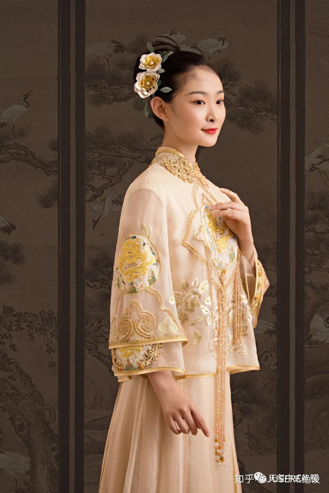 天玺推荐潜藏在中式礼服里的少女感