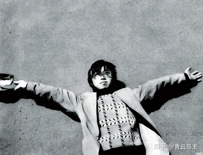 文摘25岁自杀被定格在青春的诗人海子他到底诗到底有多温柔多柔情