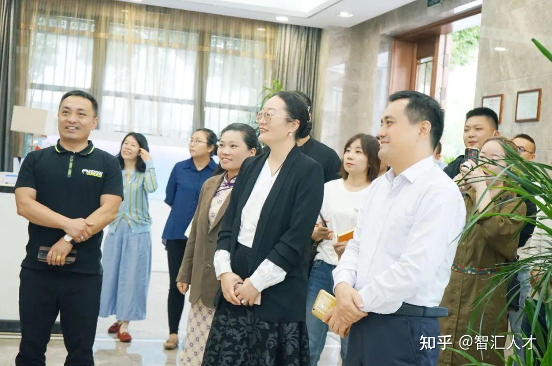 组织部分代表来我司参观交流,集团人事总监王全波作了有关情况介绍