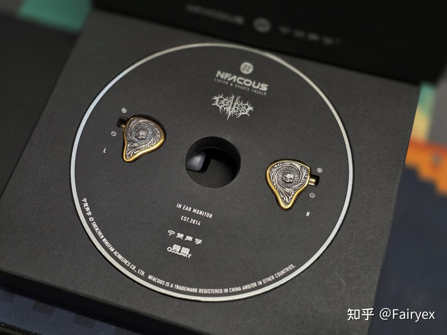 分享下最近到手的新奇玩意儿:纯银面板的耳机