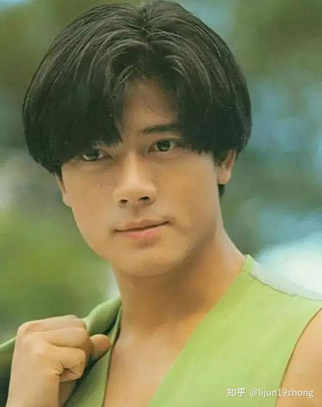 每天健身,自律多年,62岁的华仔依然年轻