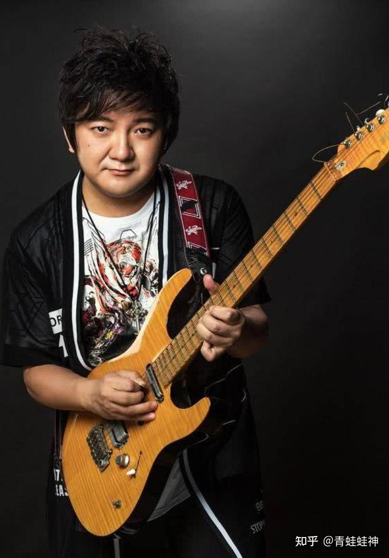 陈冠蒲,1970年11月18日出生于台湾省屏东市,新加坡籍华人男歌手.