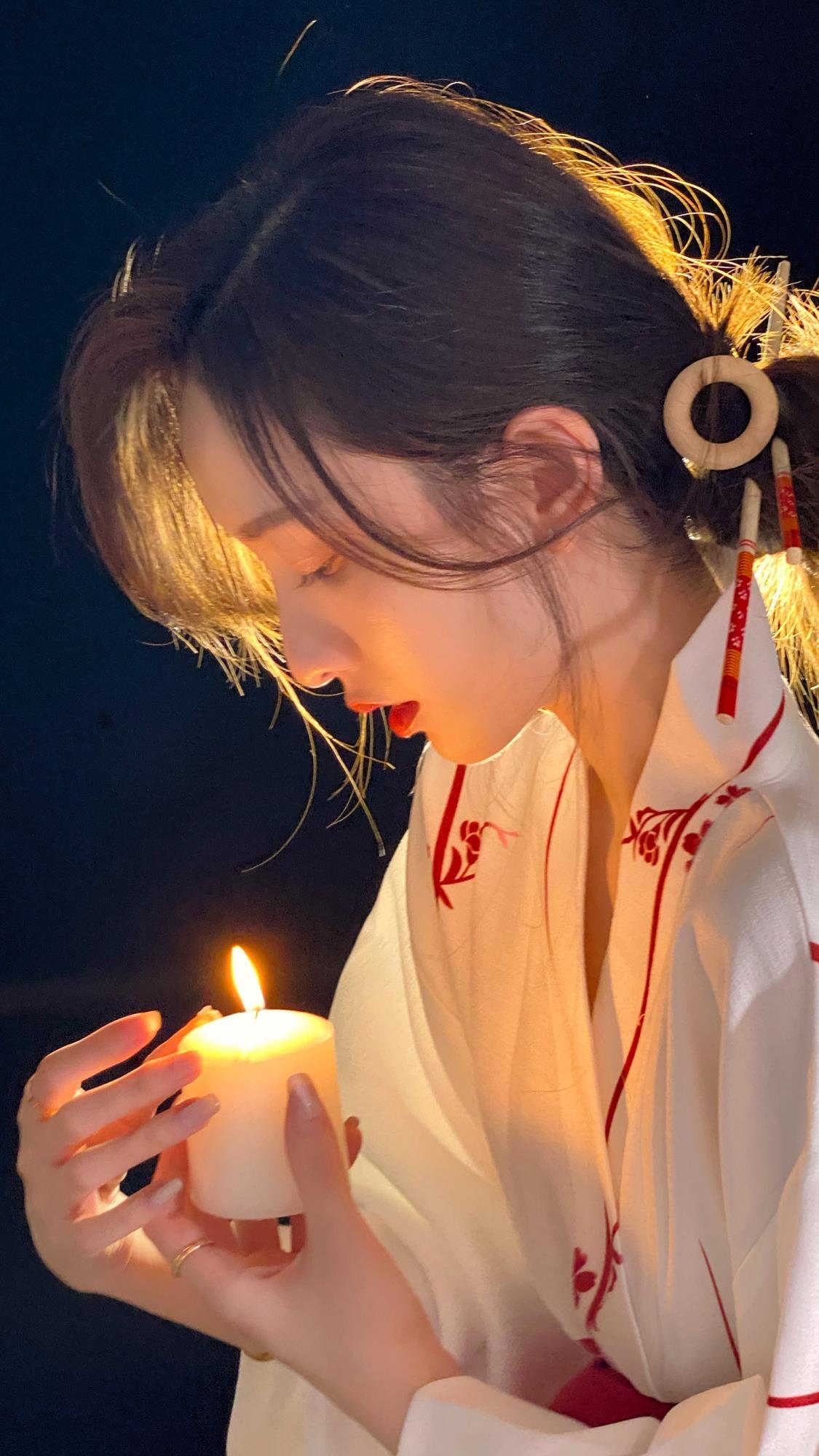 有哪些好看的全面屏手机壁纸或微信聊天背景图片