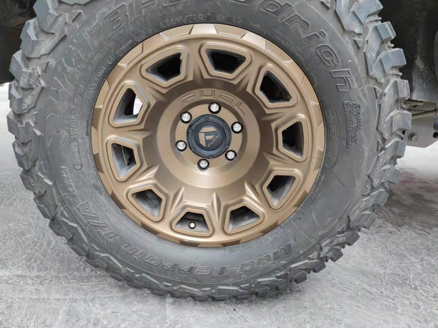 比市场低5万的丰田FJ酷路泽竟然没人要?这辆07款的车让买主兴奋-2013款fj 酷路泽中规