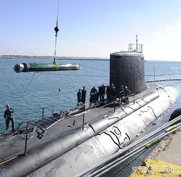 美国海军的水下战力的中坚弗吉尼亚级攻击型核潜艇之一