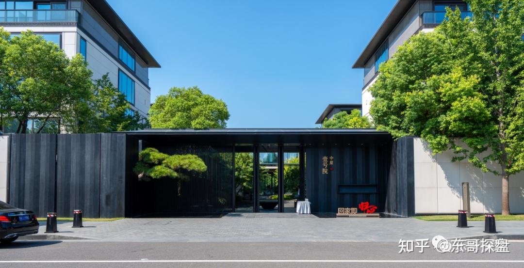 建设10年的北龙湖南岸豪宅区,如今真实什么样?