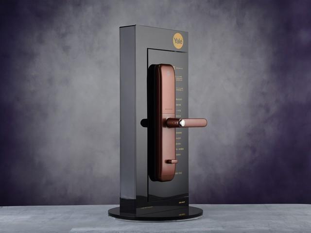 耶鲁helioss智能门锁评测后疫情时代下的无菌开锁新方法