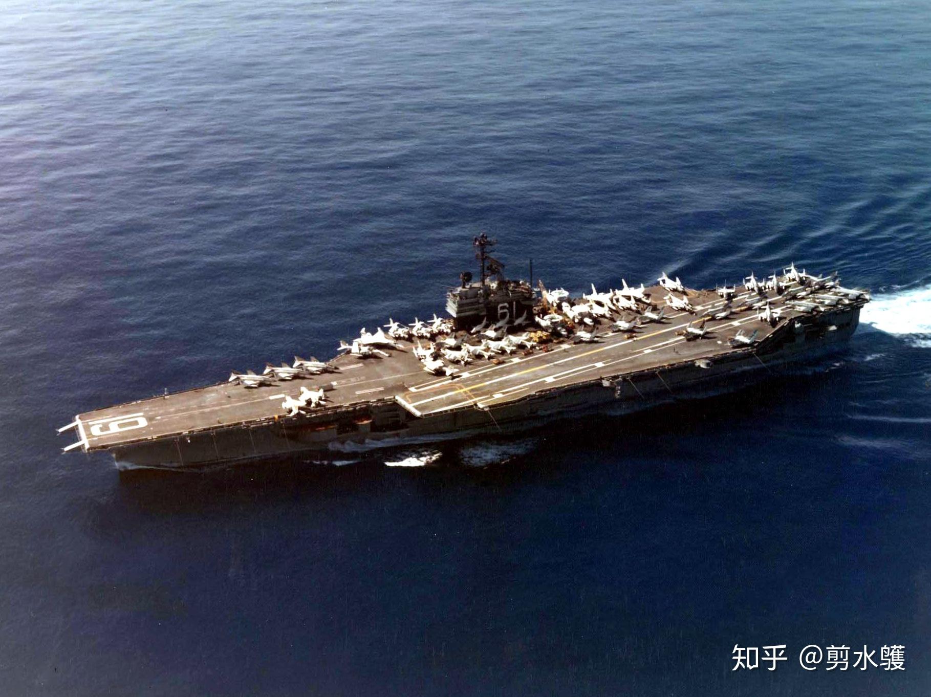 cv-61 突击者号,cv-63 小鹰号,cv-67 肯尼迪号右舷侧视 & 飞行甲板俯